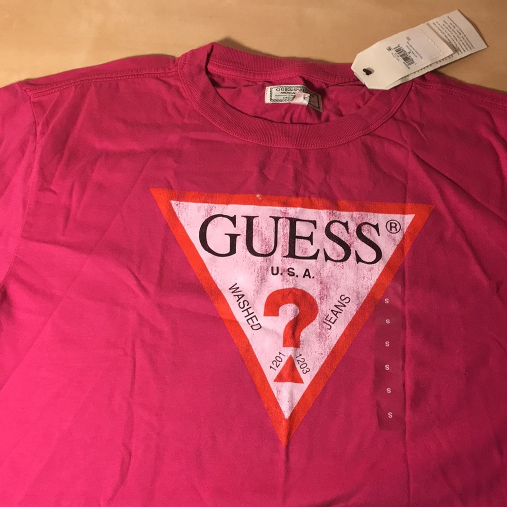 GUESS t-shirt